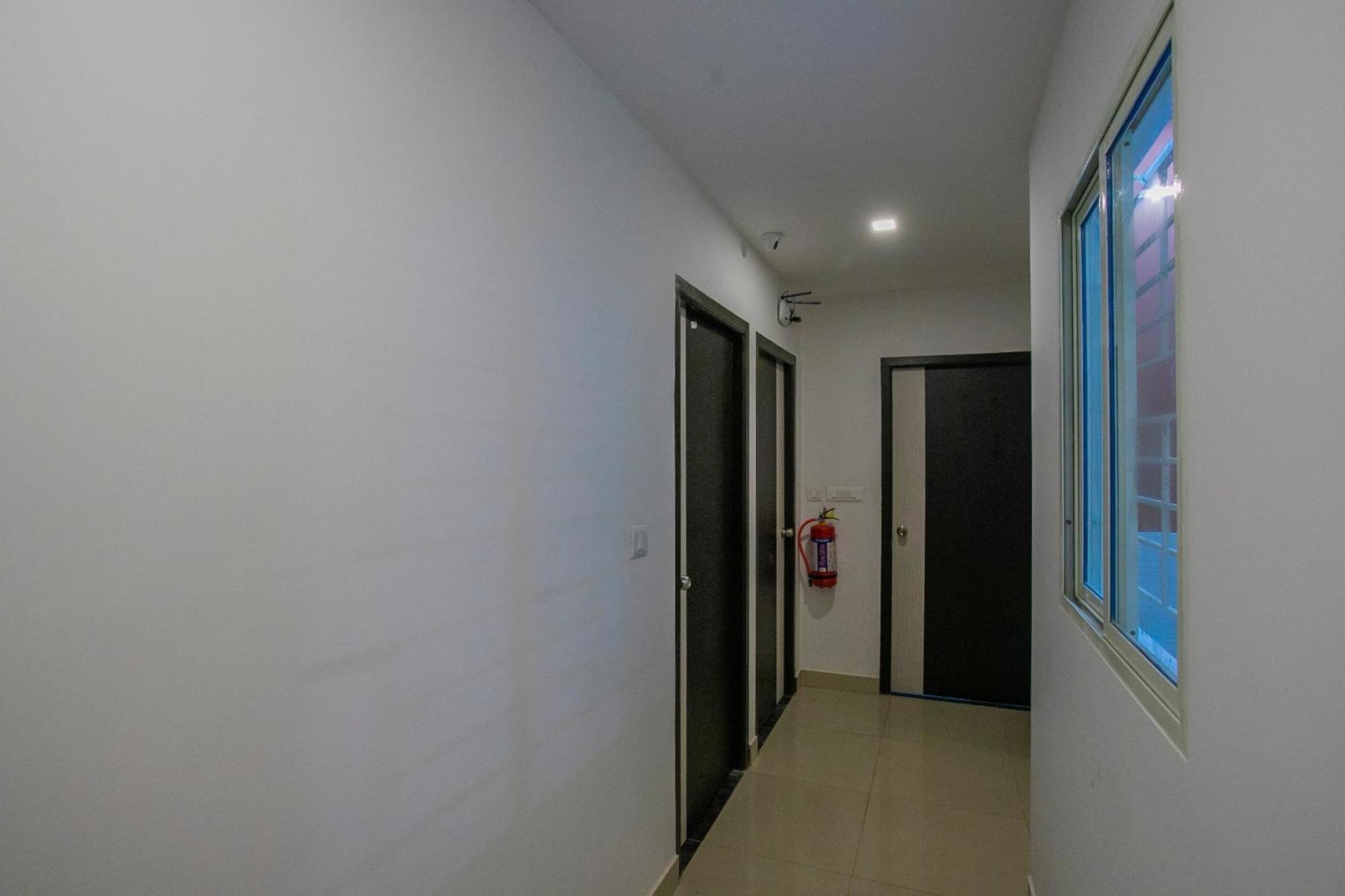 Hotel O Varcity Phi Premium Pavilion ,Above Hdfc Bank ,Near Anjaneya Temple Madiwala, Hosur Main R Bangalore Extérieur photo