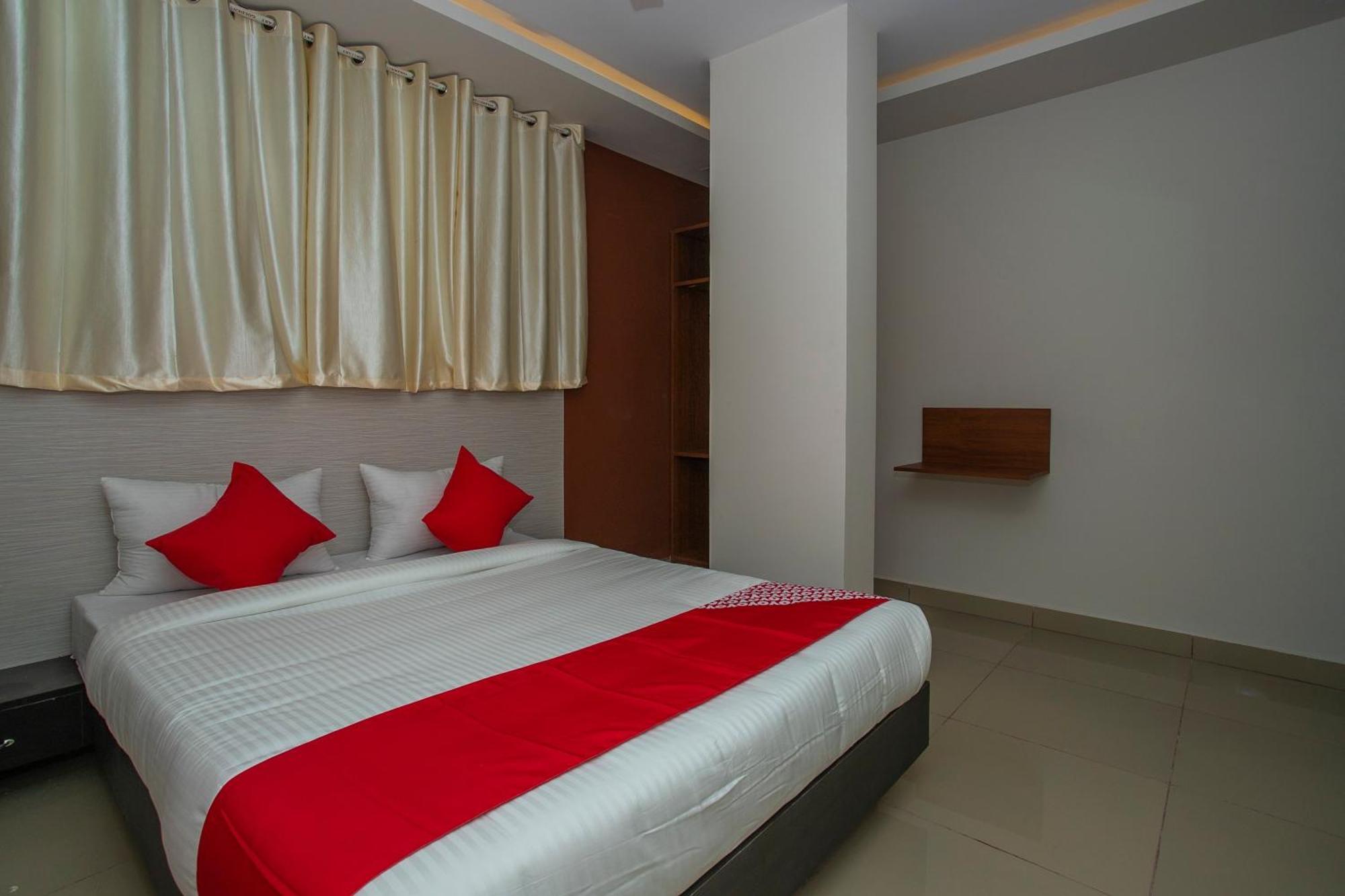 Hotel O Varcity Phi Premium Pavilion ,Above Hdfc Bank ,Near Anjaneya Temple Madiwala, Hosur Main R Bangalore Extérieur photo
